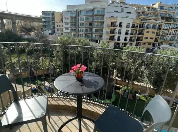 The Valley 6 With Parking On Premises 4* Saint Julian's