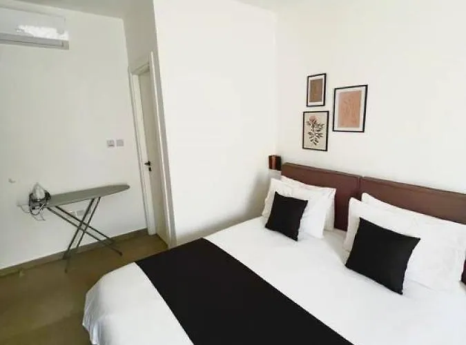 The Valley 6 With Parking On Premises 게스트하우스 4*