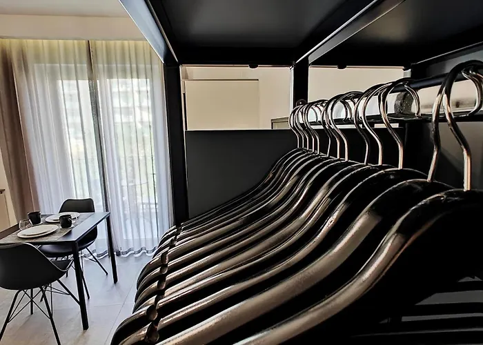 게스트하우스 The Valley 6 With Parking On Premises 4*