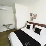 The Valley 6 With Parking On Premises ゲストハウス 3*