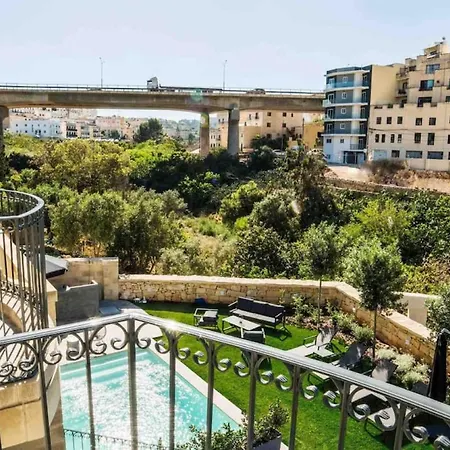 The Valley 6 With Parking On Premises 4*